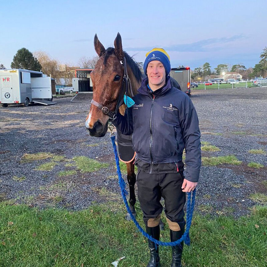 Blue Shark completes his hat-trick at Fontwell | Race Updates | O'Neill Racing