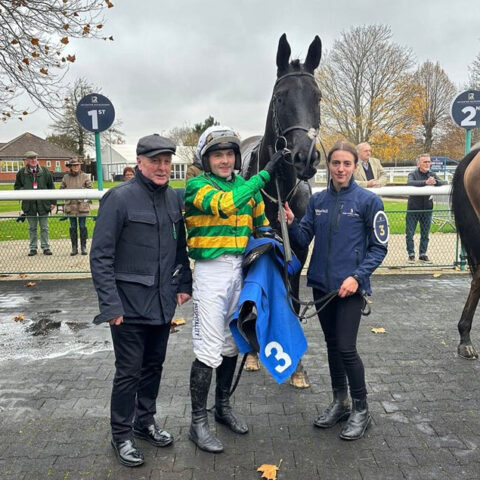 Hasthing wins on hurdling debut at Leicester - O'Neill Racing