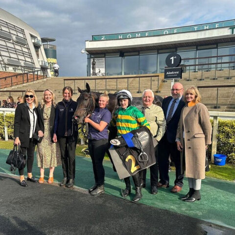 La Domoniale digs deep to win at Aintree - O'Neill Racing