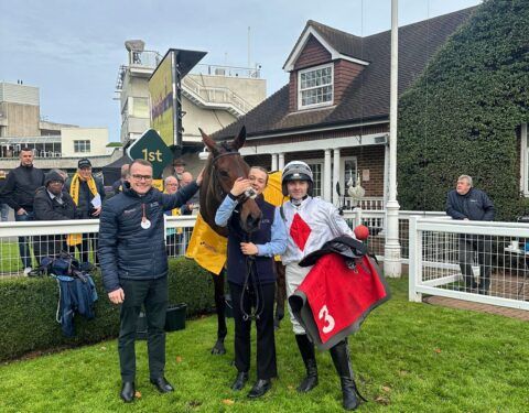 Bill Joyce wins Grade 2 Novice Hurdle at Sandown - O'Neill Racing