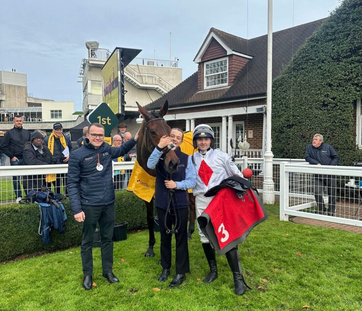 O'Neill Racing - Bill Joyce wins Grade 2 Novice Hurdle at Sandown