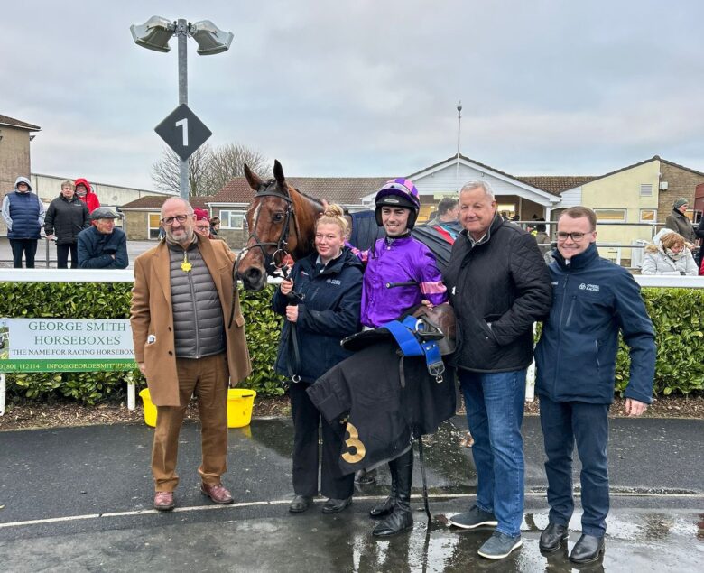 Collectors Item wins Somerset National at Wincanton - O'Neill Racing