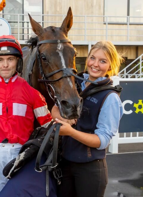 Elli Elder - O'Neill Racing