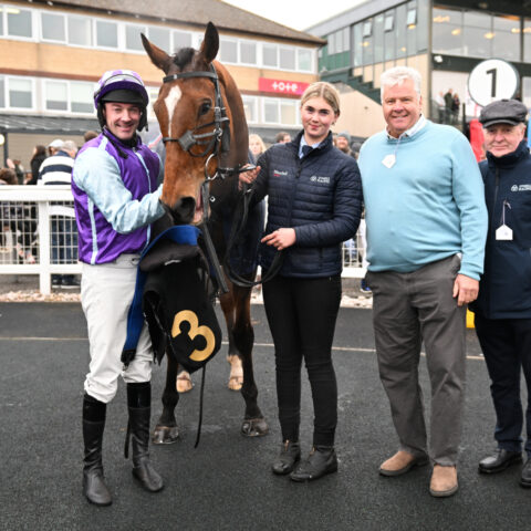 Yes Day wins feature at Exeter - O'Neill Racing