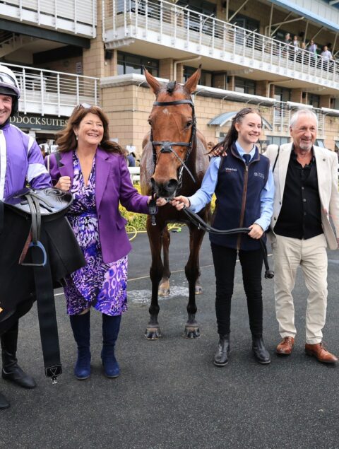 The Long Walk wins at Warwick - O'Neill Racing