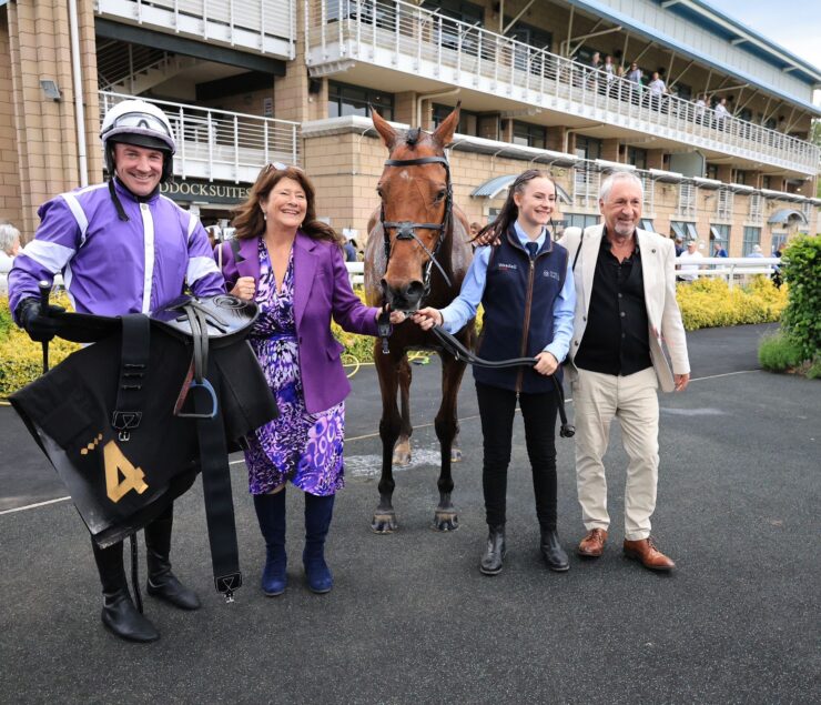 O'Neill Racing - The Long Walk wins at Warwick