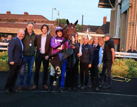 Isocrate gets up to win at Warwick - O'Neill Racing