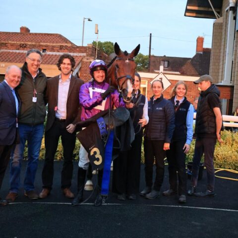 Isocrate gets up to win at Warwick - O'Neill Racing