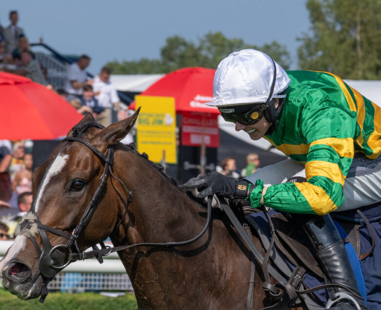 Icare Allen wins at Uttoxeter - O'Neill Racing
