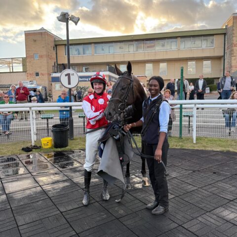 Cawthorne Banker wins at Fontwell - O'Neill Racing