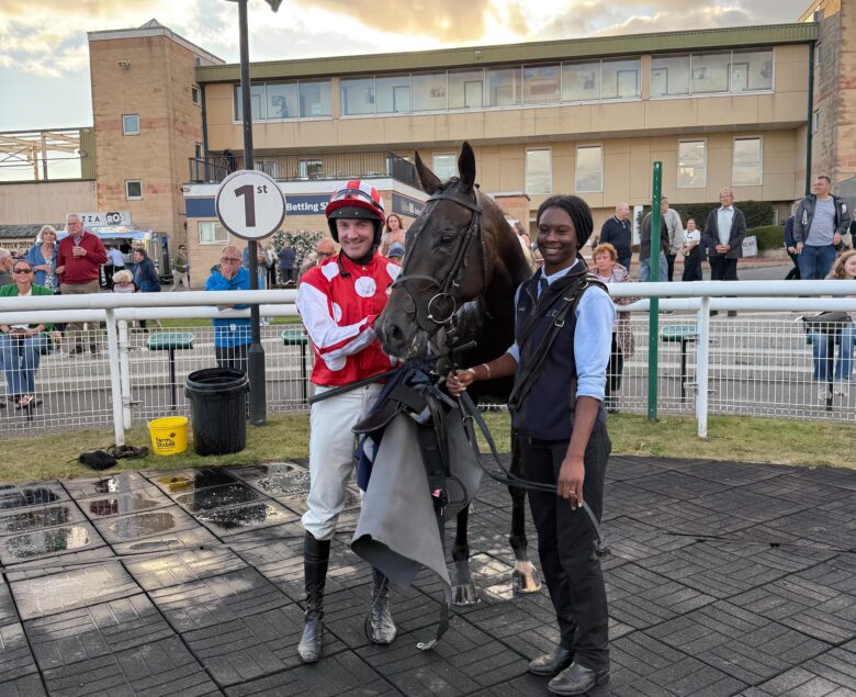 Cawthorne Banker wins at Fontwell - O'Neill Racing