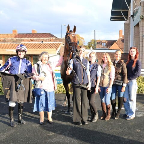 Bathara gets off the mark at Warwick - O'Neill Racing Bathara gets off the mark at Warwick - O'Neill Racing