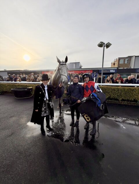 Impatient back to winning ways at Huntingdon - O'Neill Racing