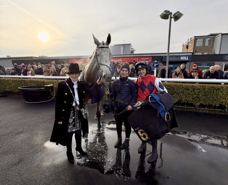 Impatient back to winning ways at Huntingdon - O'Neill Racing