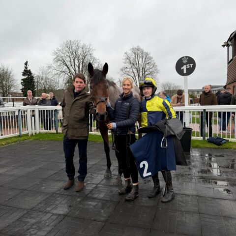 Oh Clare breaks her duck at Lingfield - O'Neill Racing