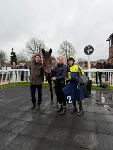 Oh Clare breaks her duck at Lingfield - O'Neill Racing