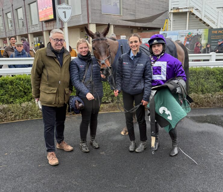 O'Neill Racing - Hawthorn Street gets off the mark at Catterick