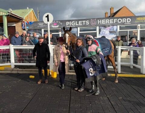 Seaniecon cruises to victory at Hereford - O'Neill Racing