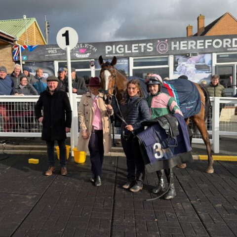 Seaniecon cruises to victory at Hereford - O'Neill Racing