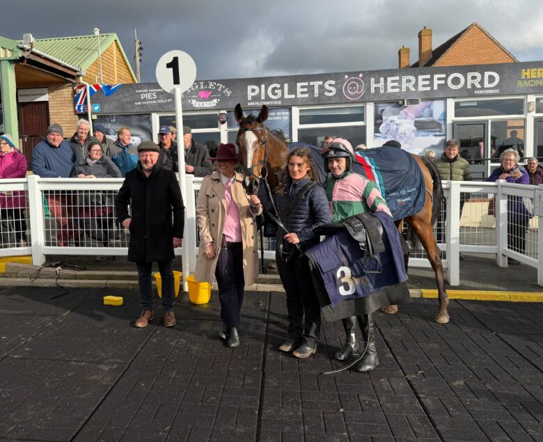 Seaniecon cruises to victory at Hereford - O'Neill Racing