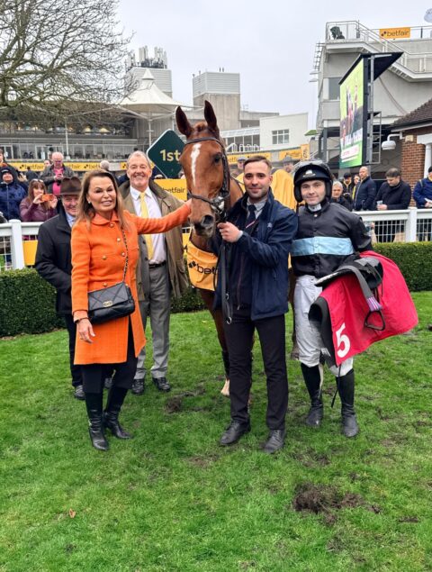 Soldierofthestorm impresses at Sandown - O'Neill Racing