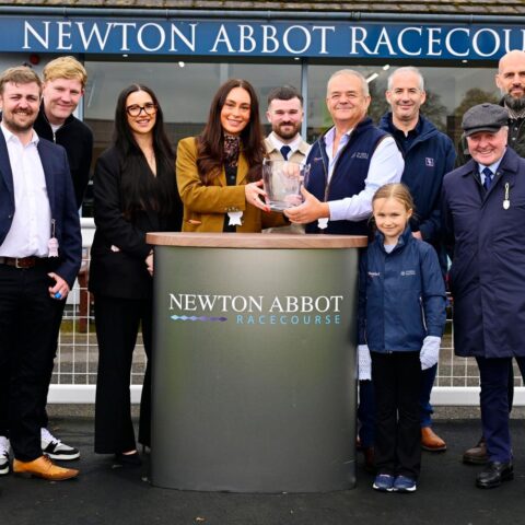 Onefournine impresses at Newton Abbot - O'Neill Racing