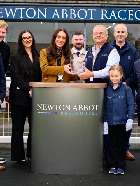 Onefournine impresses at Newton Abbot - O'Neill Racing