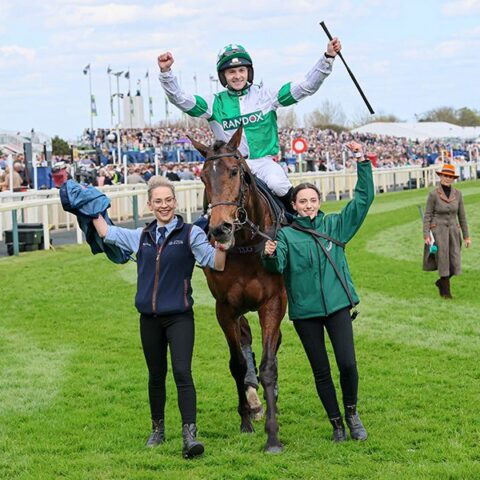 Wellington Arch wins at Aintree (again!) - O'Neill Racing