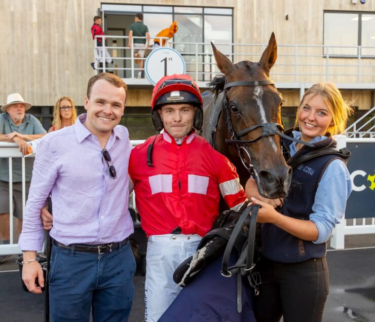 O'Neill Racing - The Great Escape gets off the mark at Worcester