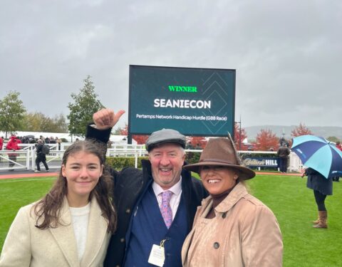 Seaniecon wins at Cheltenham - O'Neill Racing