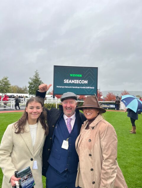 Seaniecon wins at Cheltenham - O'Neill Racing